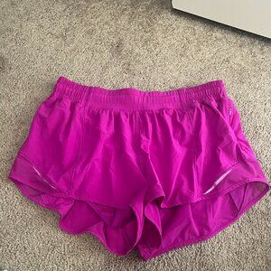 Lululemon Hotty Hot Low-Rise Lined Short 2.5" in hot pink